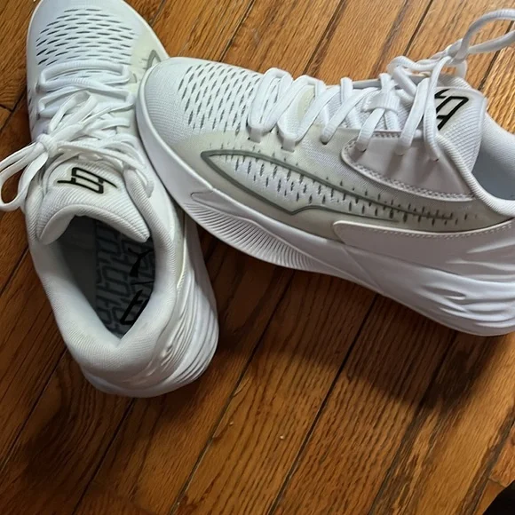 White puma women size 8 sneakers - Picture 8 of 8